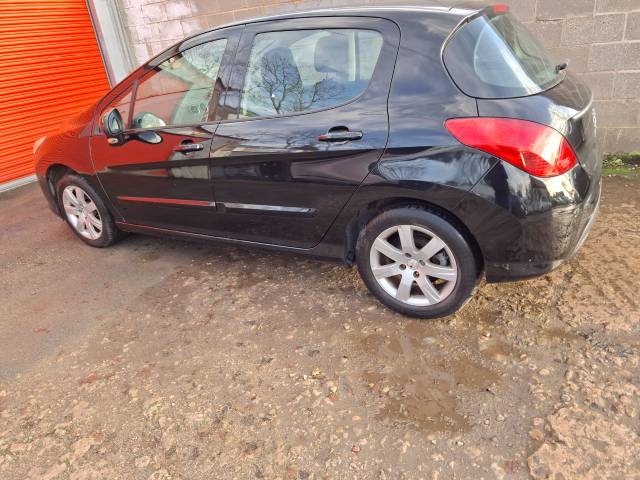 2013 Peugeot 308 1.6 HDi 92 Active 5dr [Sat Nav]